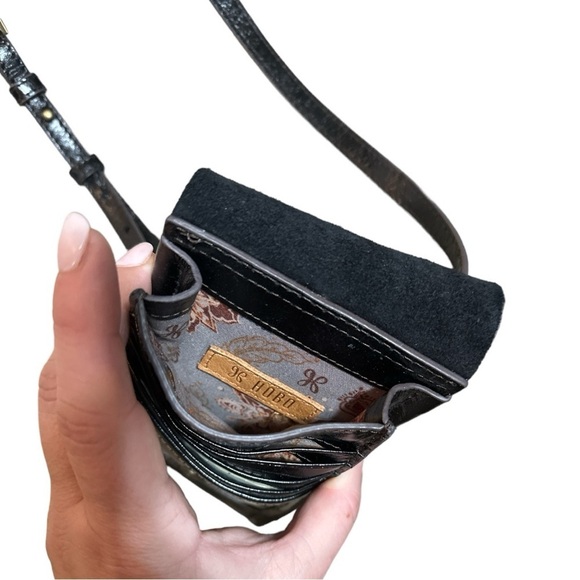 EUC - Hobo - Token Phone/Wallet Crossbody - black - Picture 5 of 7